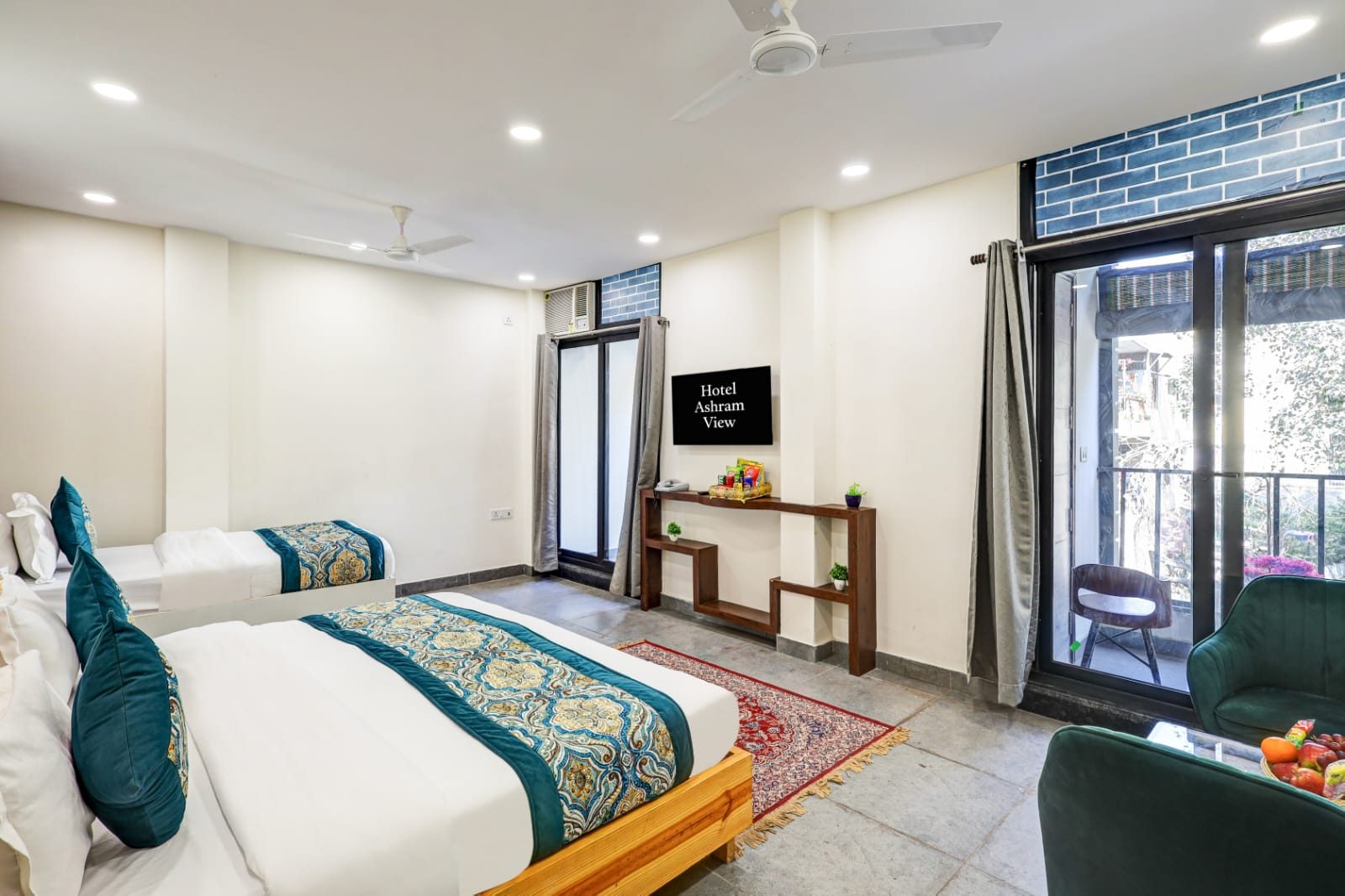 Triple Suite with Balcony preview 4