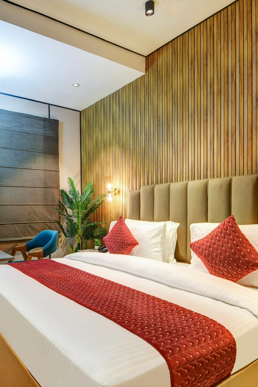 Deluxe Room preview 2