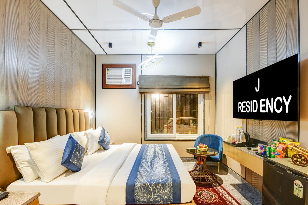Deluxe Room preview 4