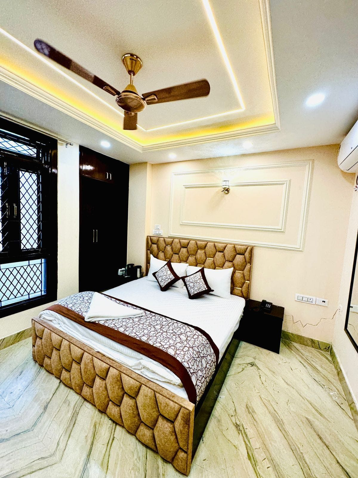 King Bed preview 2