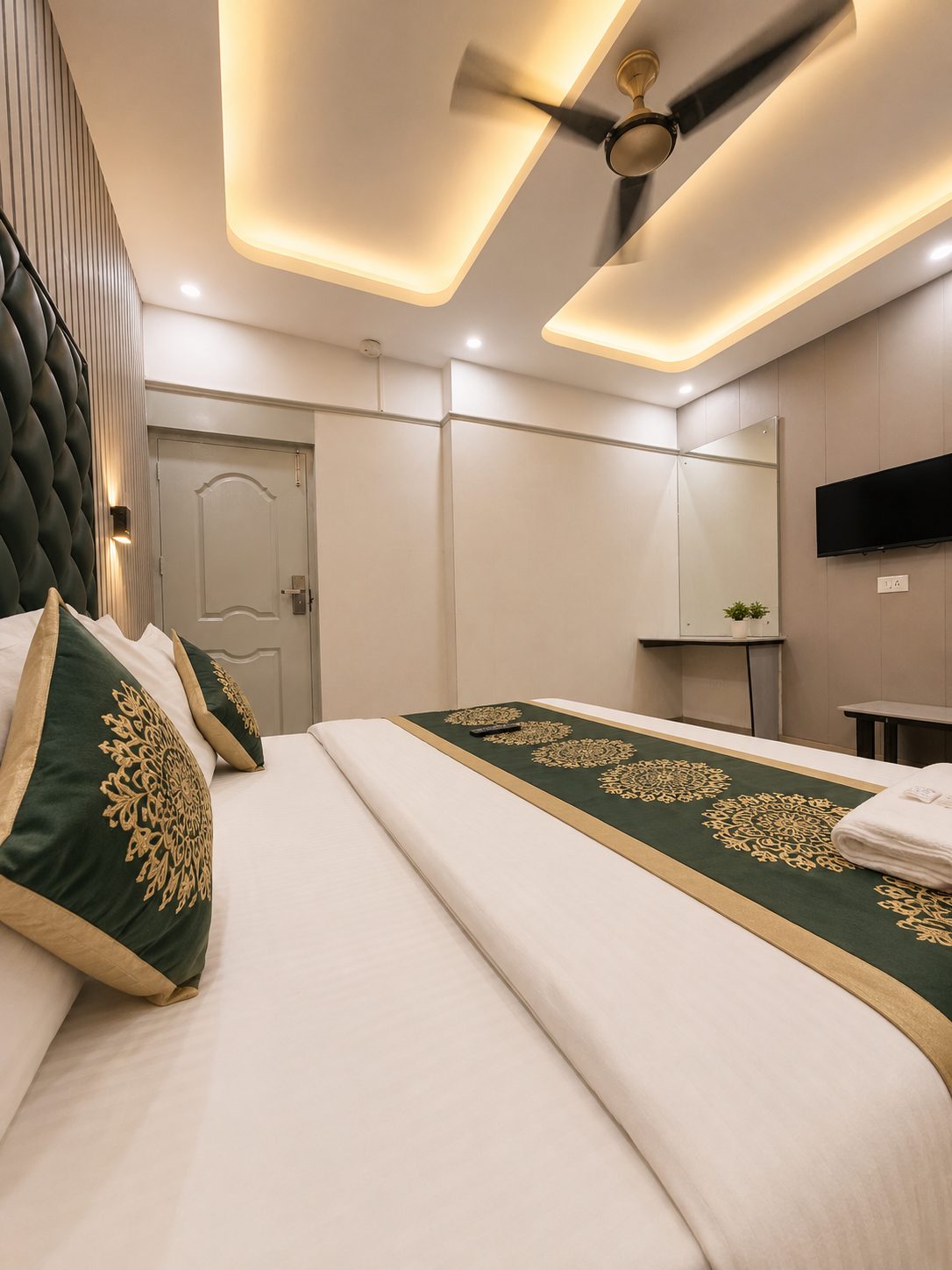 Deluxe Double Room With Balcony preview 4